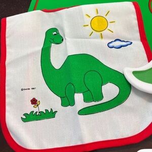 NWT Vintage Oneida 1987 Tie Back Baby Dinosaur Print Bib - Green and Red